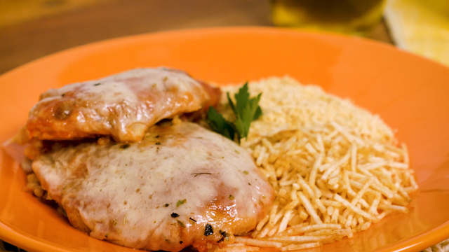 O filé de frango à parmegiana é um sucesso em restaurantes (Créditos: TudoGostoso)