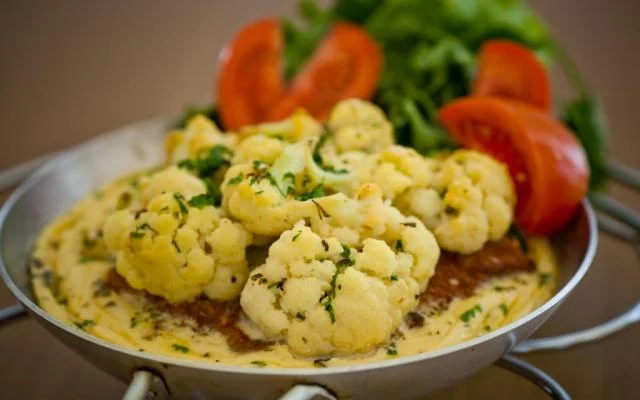 Filé de de frango com couve-flor é uma delícia e nós vamos provar (Créditos: TudoGostoso) 