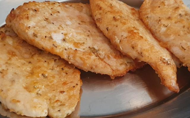 Filé de frango no forno é simples e saboroso (Créditos: TudoGostoso/Adriane)