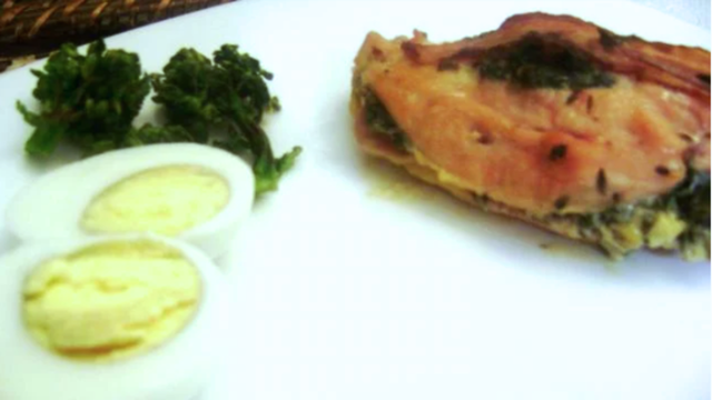 Filé de frango recheado com molho de requeijão com espinafre é melhor do que você imagina (Créditos: TudoGostoso/Luiza)